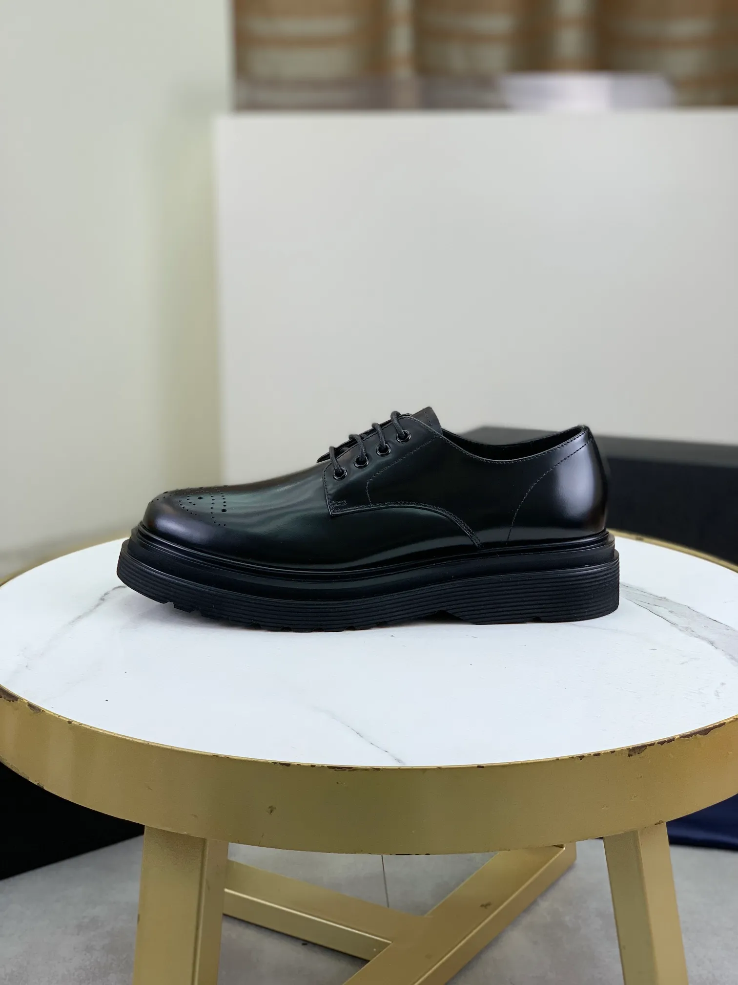 Factory price P880 💰Original quality, top version🔱 ＰＲＡＤＡ——Prada. Men's business casual leather shoes, top quality products. 1:1 shipment ⬆️Luxurious and noble👞All imported original color-rubbed open edge beads, just to create a more comfortable wearing body Tested, upper: original comfortable open-edge bead-rubbed calf leather ➕Top imported water-dyed full cow lining, original light and comfortable TPU foam combination bottom ✔️Code number: 39-44 (38.45 can be customized)